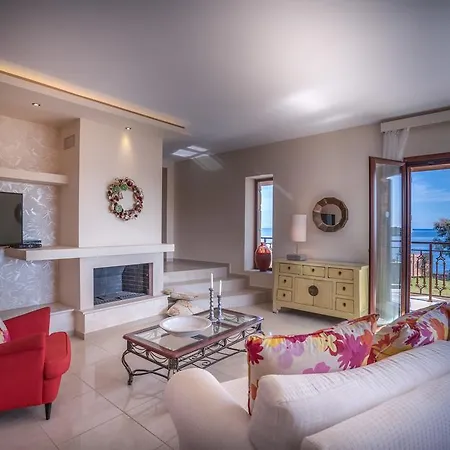 Armonia Seaside Villa *