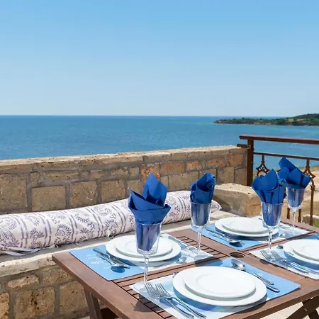 Armonia Seaside Villa *